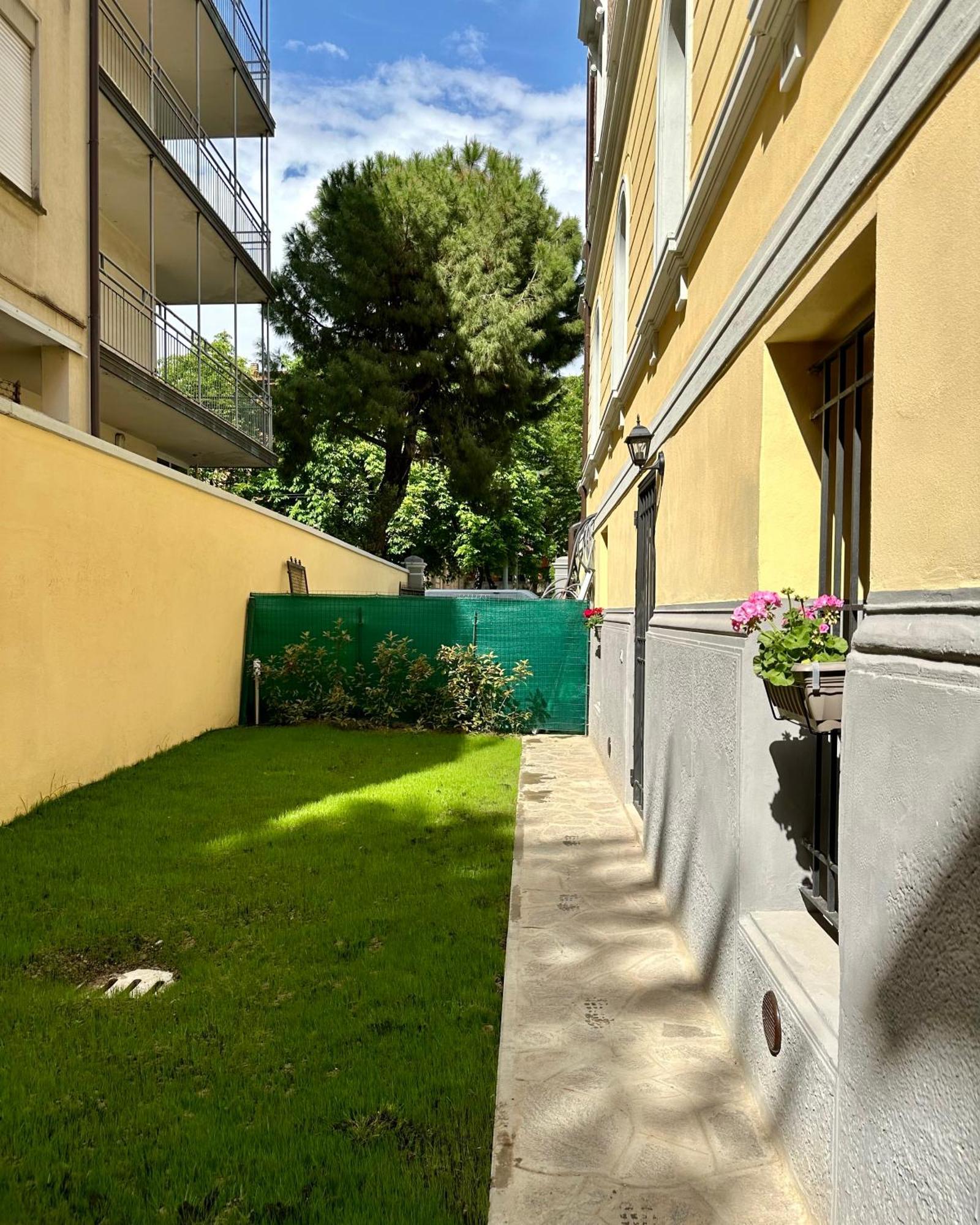 Mono Apartments Aldini Bologna Buitenkant foto